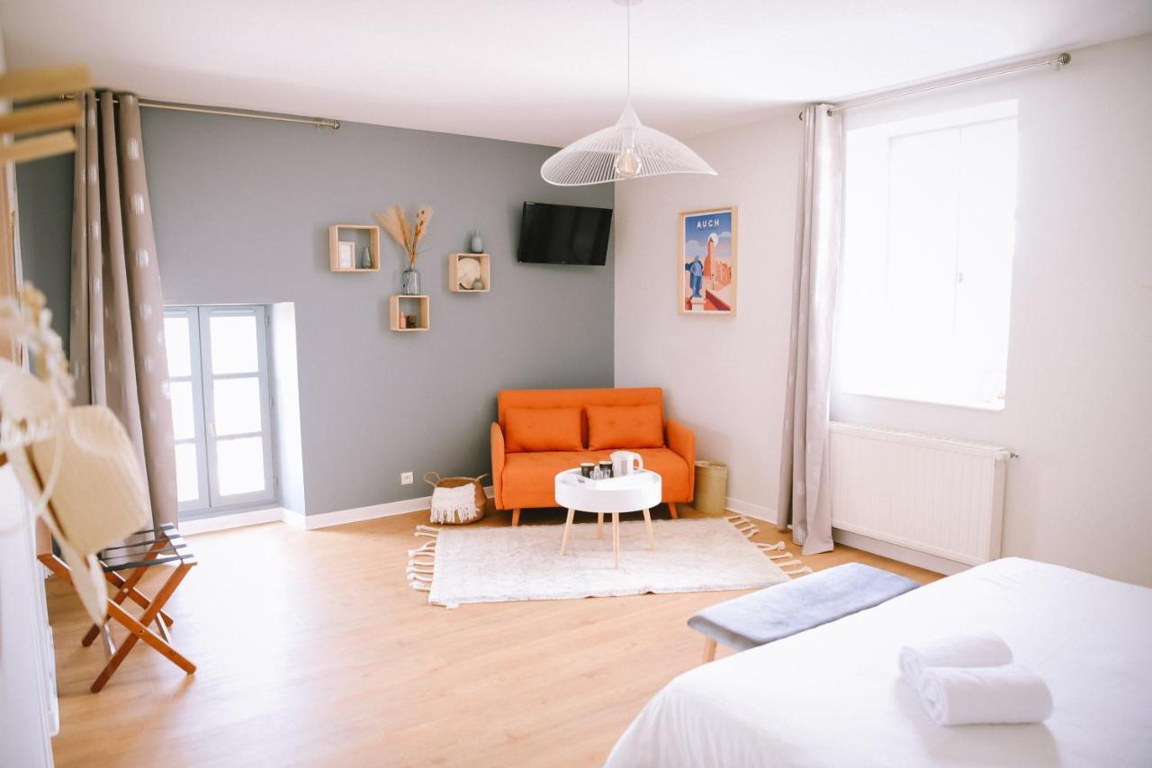 Chambre D'Hotes Domaine Le Castagne 欧什 外观 照片