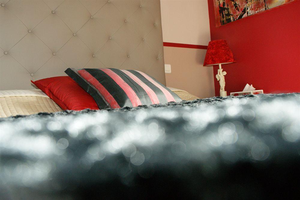 Chambre D'Hotes Domaine Le Castagne 欧什 外观 照片
