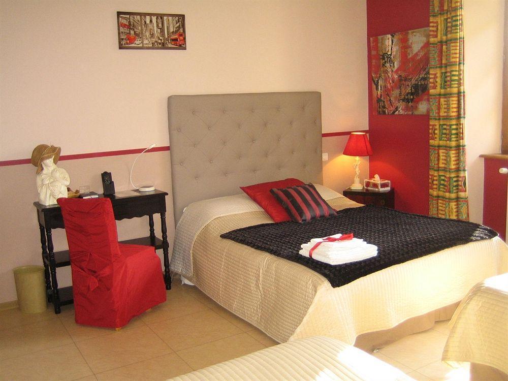 Chambre D'Hotes Domaine Le Castagne 欧什 外观 照片