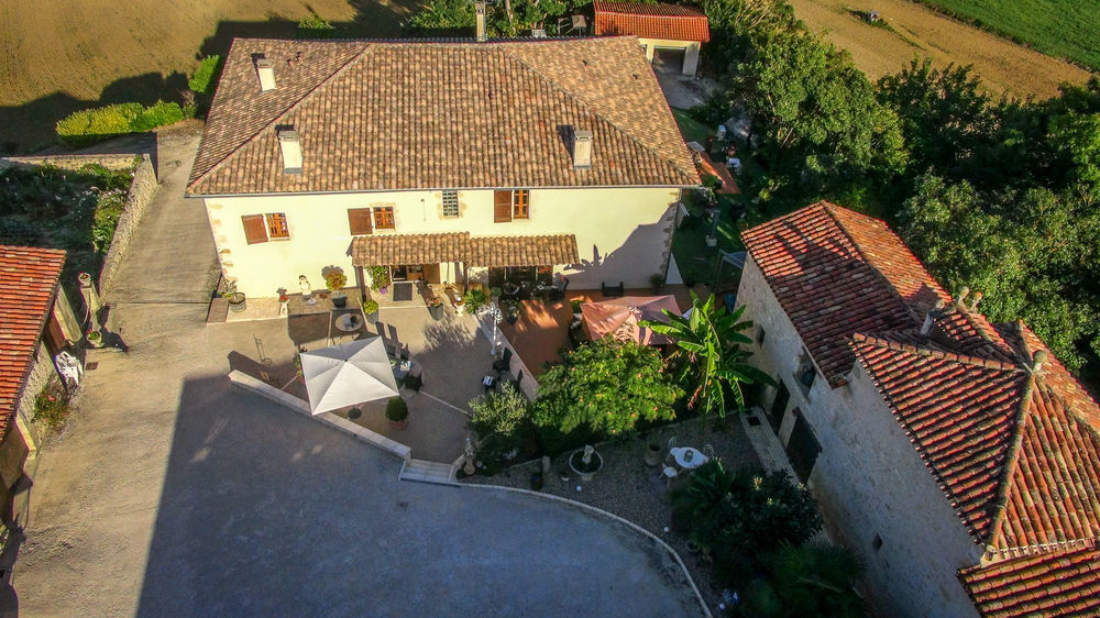 Chambre D'Hotes Domaine Le Castagne 欧什 外观 照片